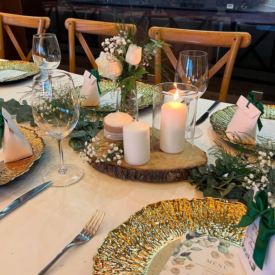 Beautiful dining decoration