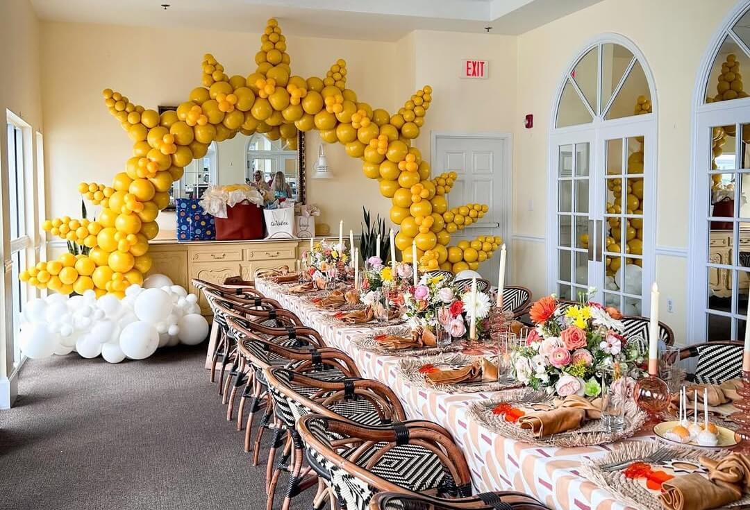 Fancy dining decoration